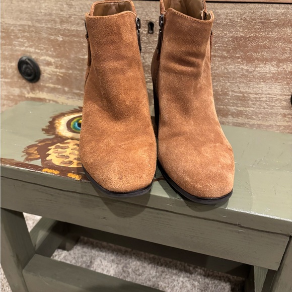 Blondo Suede Ankle Boots 6 - Picture 3 of 7